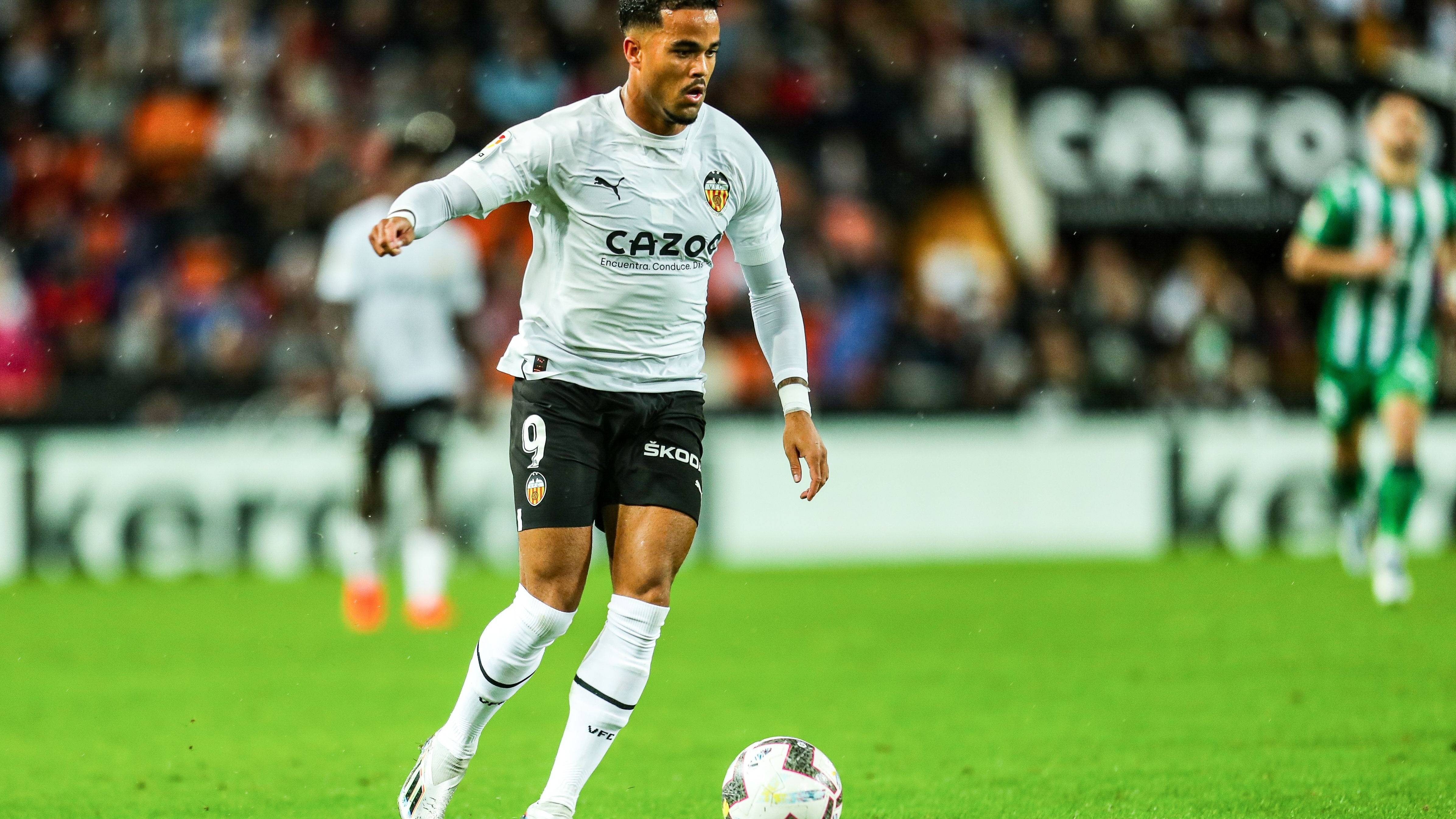 九游体育在线登录-瓦伦西亚主场表现不佳，球迷失望