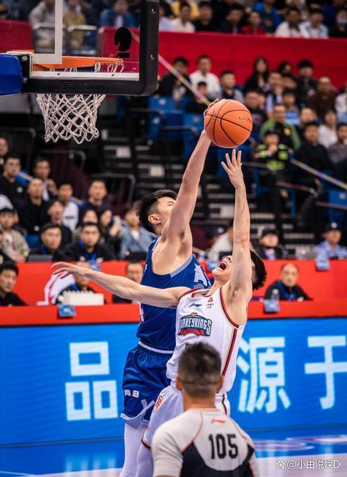 九游体育在线登录-球队轮换战术，拒绝投降坚守领先地位