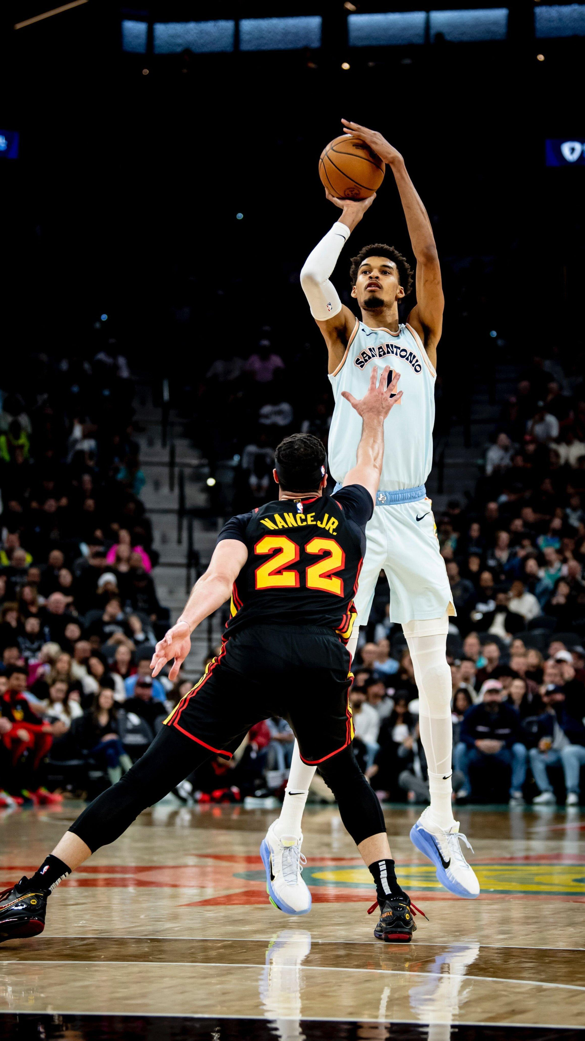 九游体育在线-马刺主场大胜火箭，积极备战季后赛