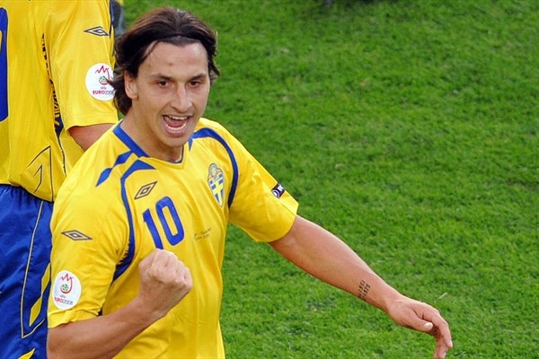 伊布拉希莫维奇制胜一击,实现完美胜利 伊布拉希莫维奇制胜一击,实现完美胜利