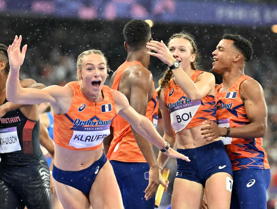荷兰选手勇夺排球比赛男女团体冠军 荷兰选手勇夺排球比赛男女团体冠军