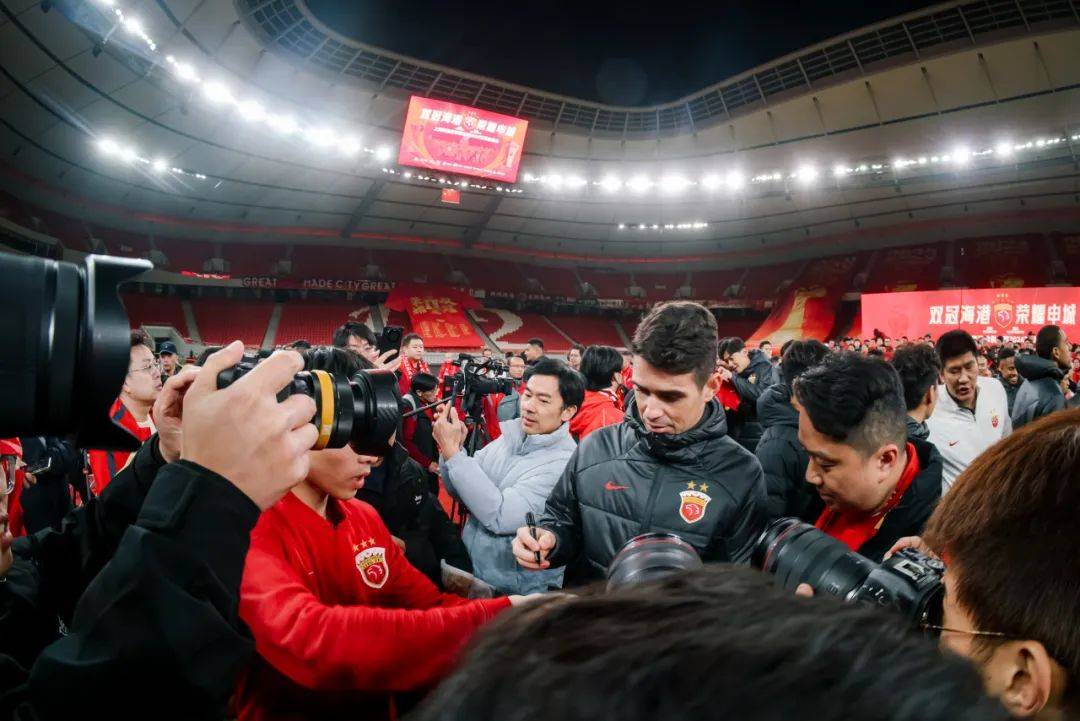 香港队备战全力以赴，迎接赛季高峰的简单介绍
