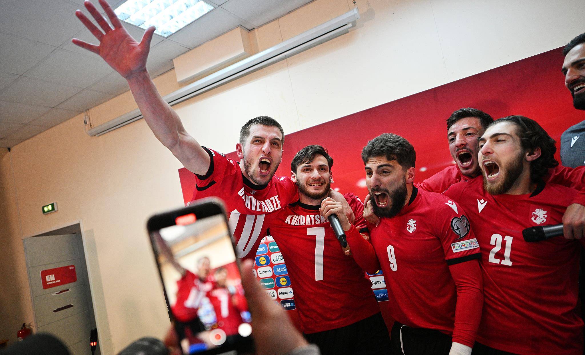 欧预赛实力榜出炉，各队热身进行