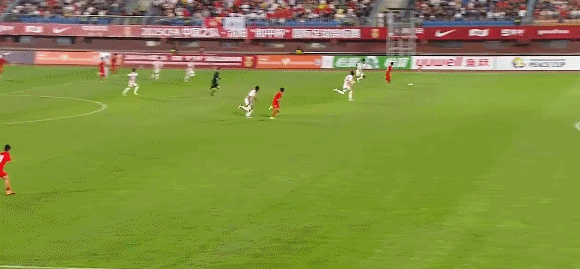 比赛中球队发挥失常,输掉胜利 比赛中球队发挥失常,输掉胜利