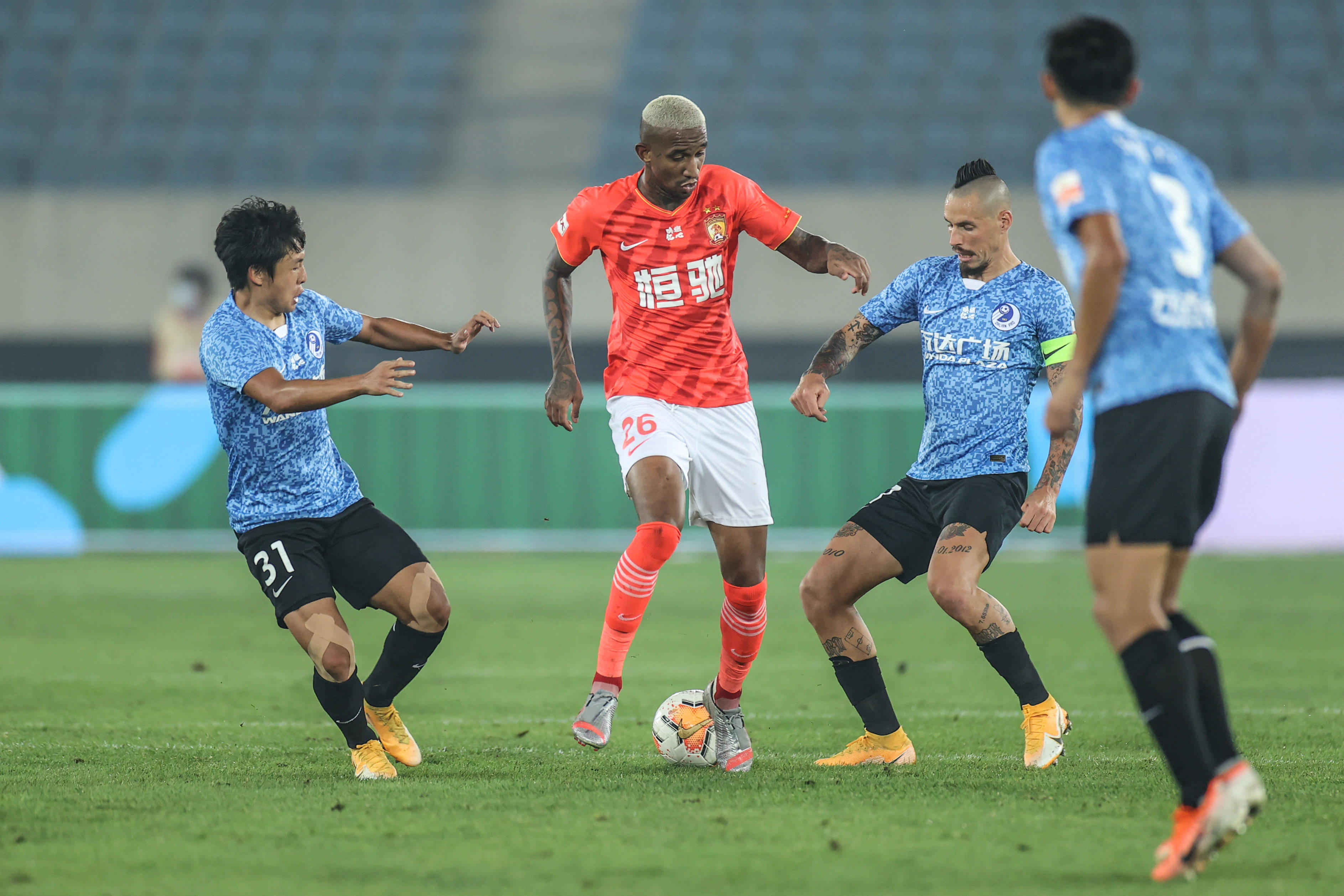 关于恒大客场战平大连人，积分略有增加的信息