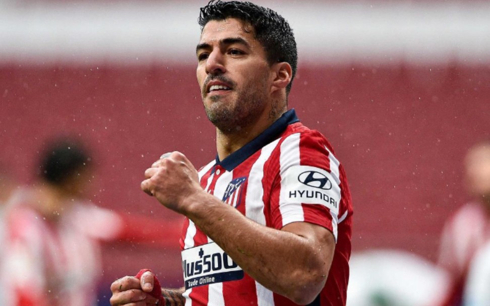 巴萨球员苏亚雷斯在比赛中表现抢眼