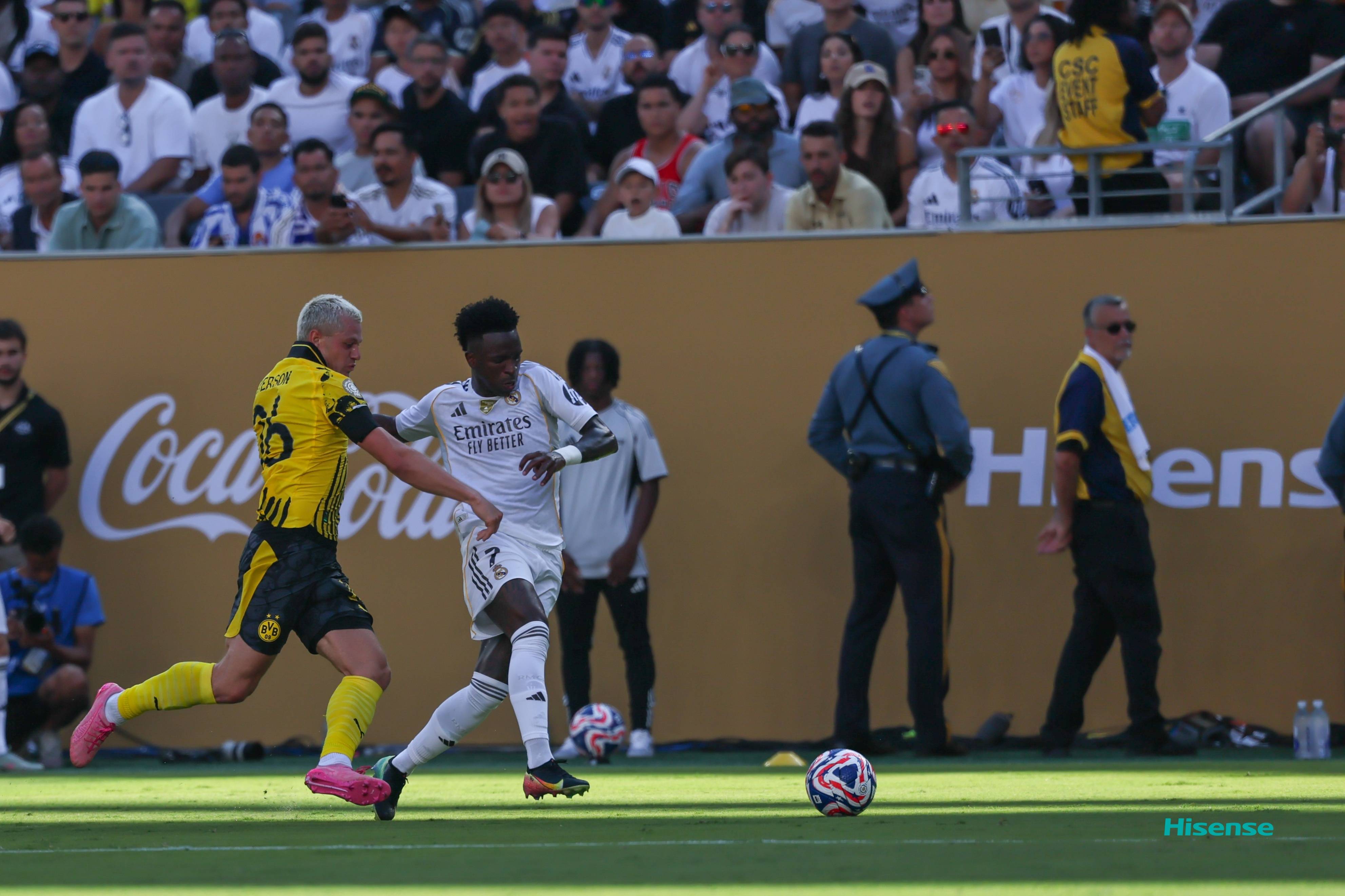 德国球员在比赛中遭遇红牌，影响战局