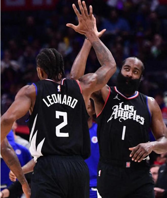 九游体育中国官网-火箭不敌独行侠遭遇两连败，哈登独砍44分