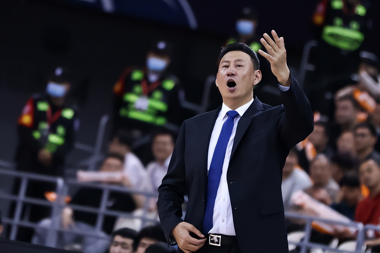 拿撒尔主帅带领球队备战新赛季，打造优秀阵容