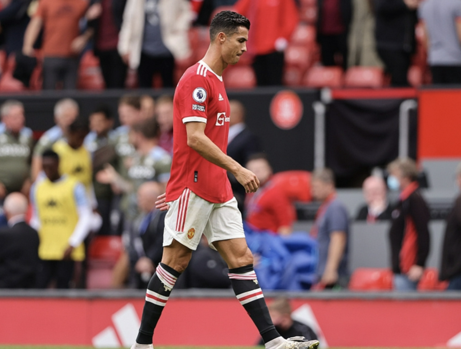 鹿特丹客场告捷领跑积分榜胜利助推